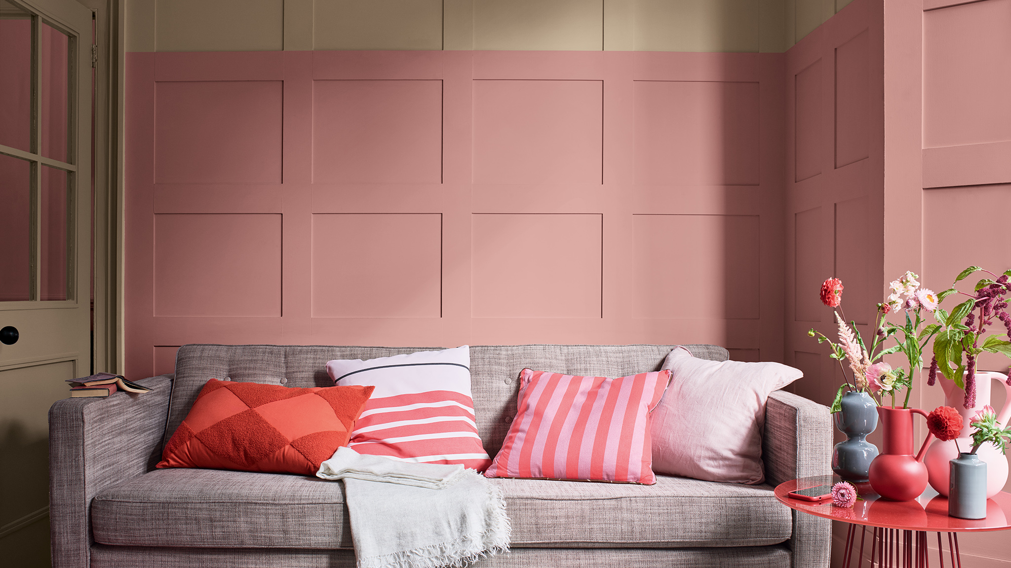 Couleur De L Annee 21 De Dulux Valentine Avec Roses Et Rouges Vifs Duluxvalentine Couleur De L Annee 21 De Dulux Valentine Avec Roses Et Rouges Vifs Duluxvalentine