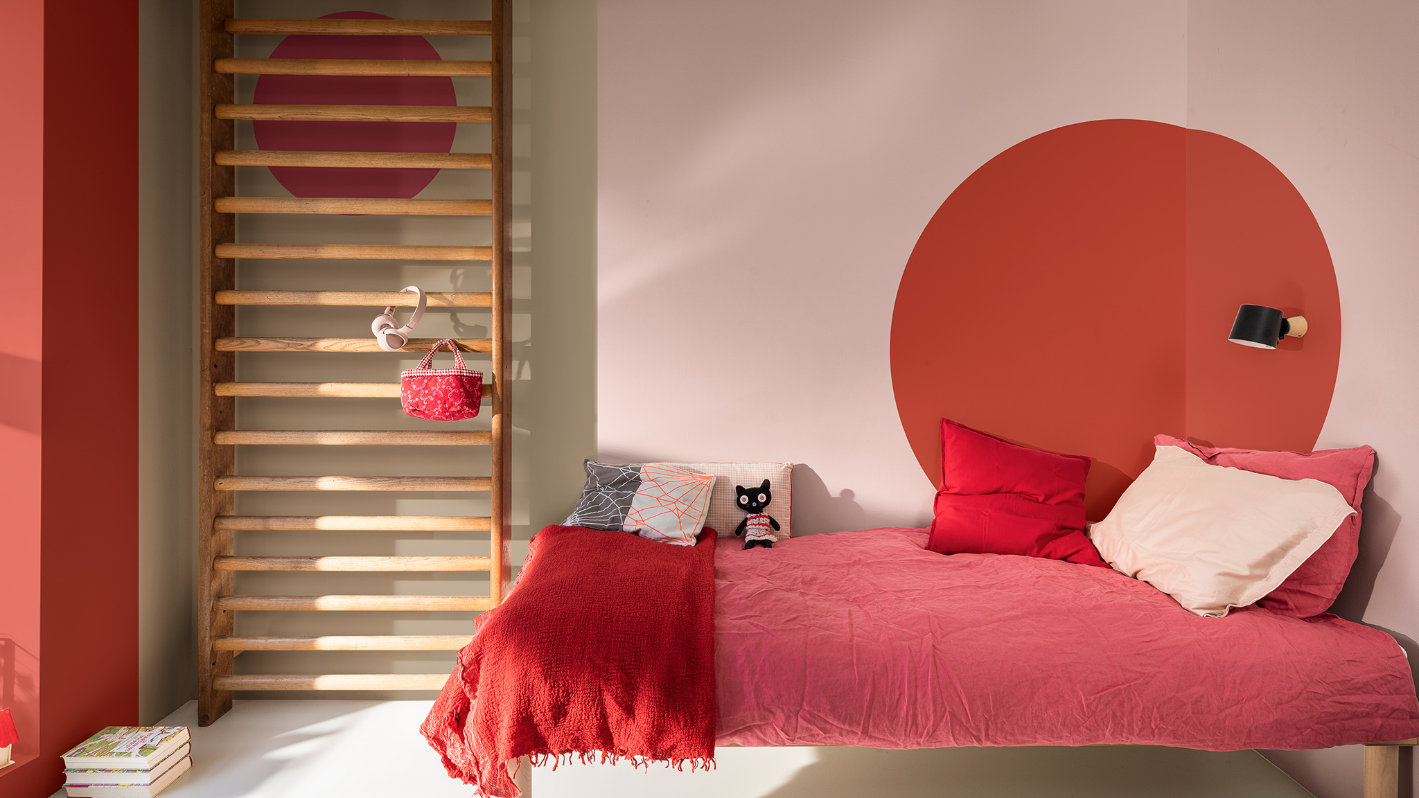 Couleur De L Annee 21 De Dulux Valentine Avec Roses Et Rouges Vifs Duluxvalentine Couleur De L Annee 21 De Dulux Valentine Avec Roses Et Rouges Vifs Duluxvalentine
